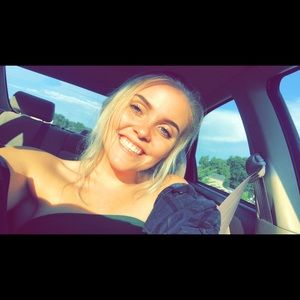 Meet your Posher, Kayla